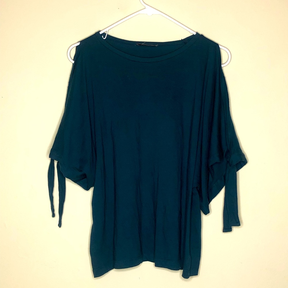 Blue tie sleeves shirt